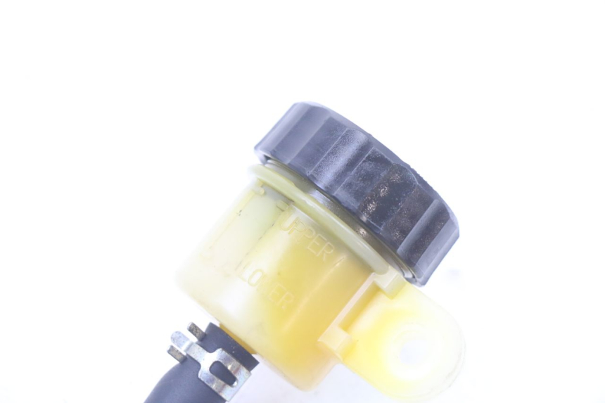 photo de REAR BRAKE MASTER CYLINDER YAMAHA XJ6 600 (2008 - 2016) - Zoom on usage condition