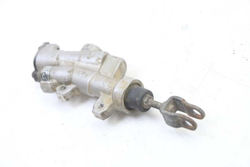photo de REAR BRAKE MASTER CYLINDER YAMAHA YZ-F YZF 250 (2007 - 2013) - Alternative perspective