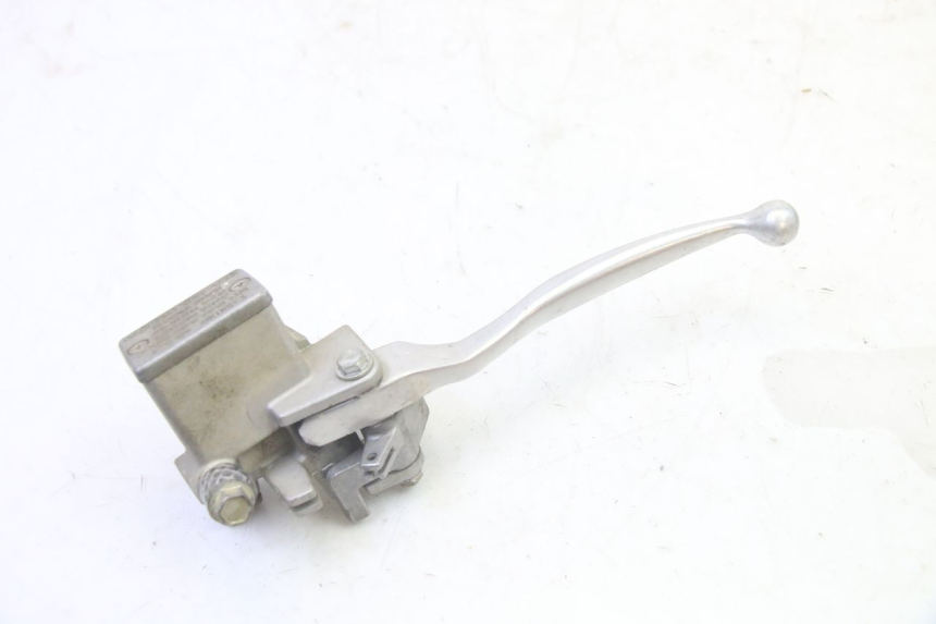 photo de REAR BRAKE MASTER CYLINDER YAMAHA YFM GRIZZLY 550 (2008 - 2015) - Alternative perspective
