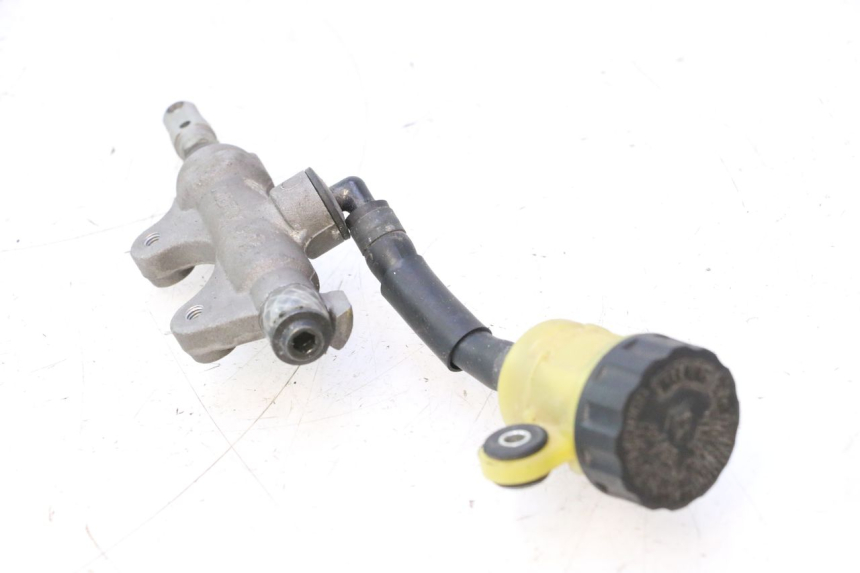 photo de REAR BRAKE MASTER CYLINDER YAMAHA YZF R6 600 (2008 - 2009) - Zoom on usage condition