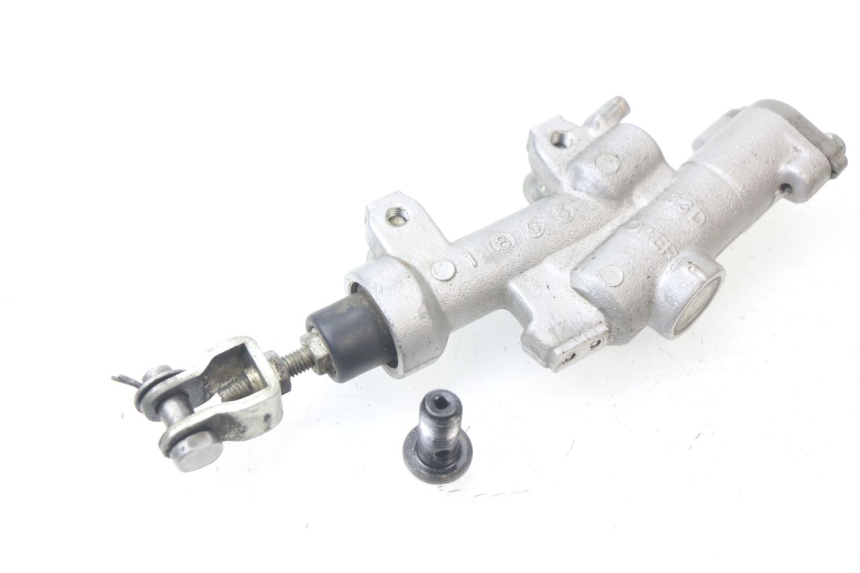 photo de REAR BRAKE MASTER CYLINDER YAMAHA YZF YZ-F 450 (2018 - 2021) - Zoom on usage condition