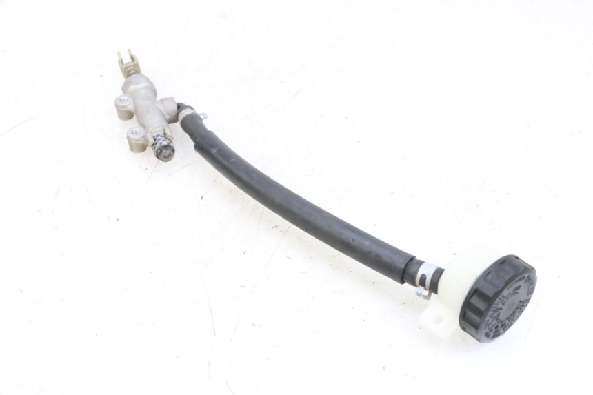 photo de REAR BRAKE MASTER CYLINDER KAWASAKI ZR 7 750 (1999 - 2004) - Technical close-up