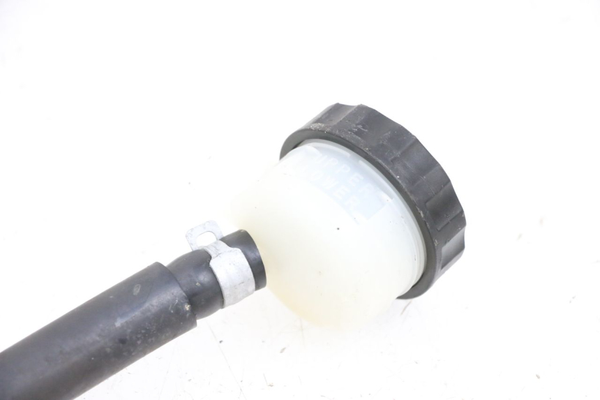 photo de REAR BRAKE MASTER CYLINDER KAWASAKI ZR 7 750 (1999 - 2004) - Fixing points details