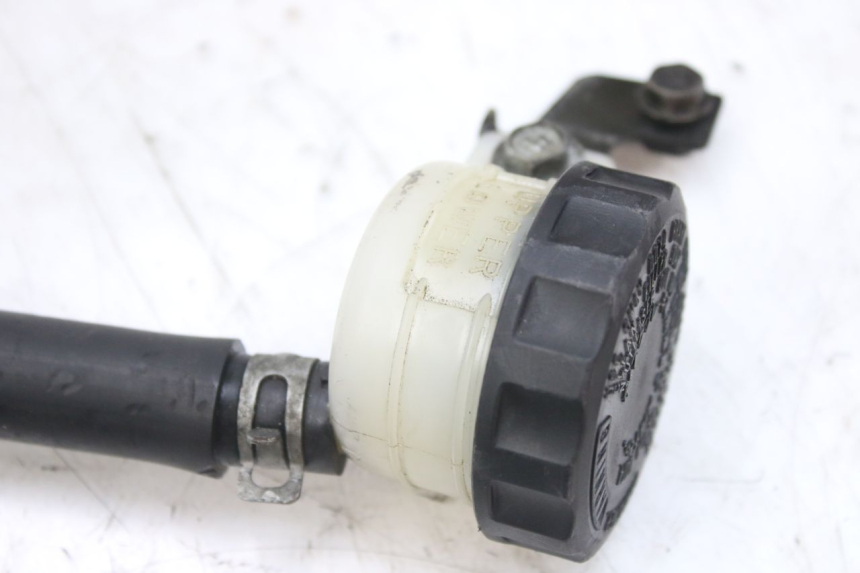 photo de REAR BRAKE MASTER CYLINDER KAWASAKI ZX-6R ZX6R 600 (1995 - 1997) - Zoom on usage condition