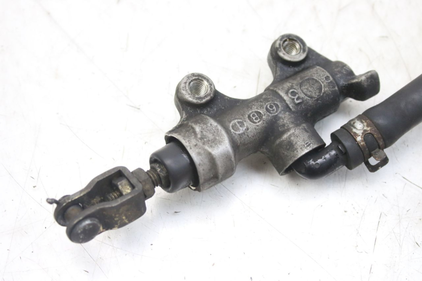 photo de REAR BRAKE MASTER CYLINDER KAWASAKI ZX-6R ZX6R 600 (1995 - 1997) - Technical close-up