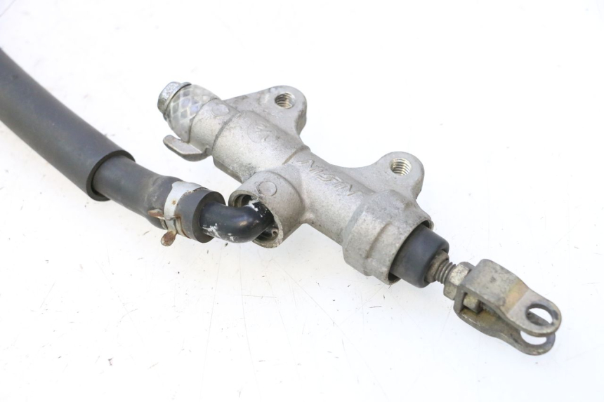 photo de REAR BRAKE MASTER CYLINDER KAWASAKI ZX-6R ZX6R 600 (1995 - 1997) - Fixing points details