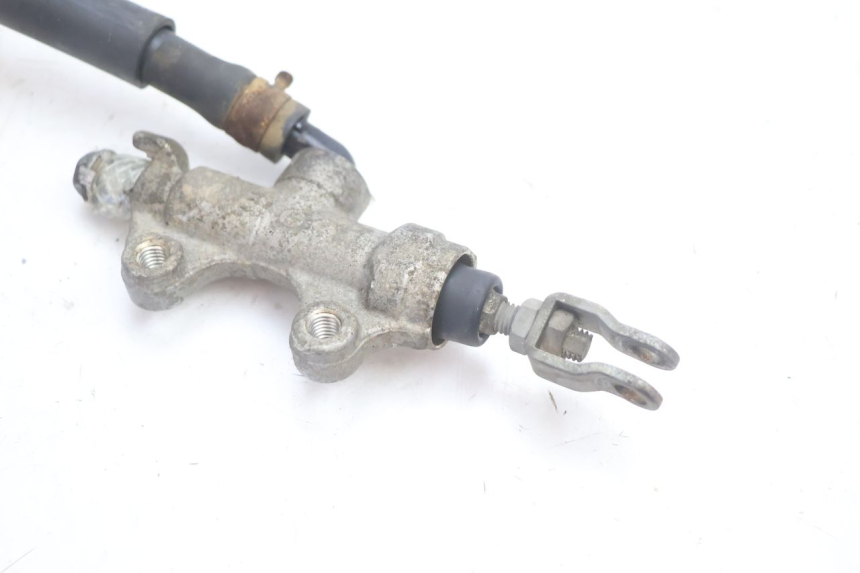 photo de REAR BRAKE MASTER CYLINDER KAWASAKI ZX-6R ZX6R 600 (1995 - 1997) - Fixing points details
