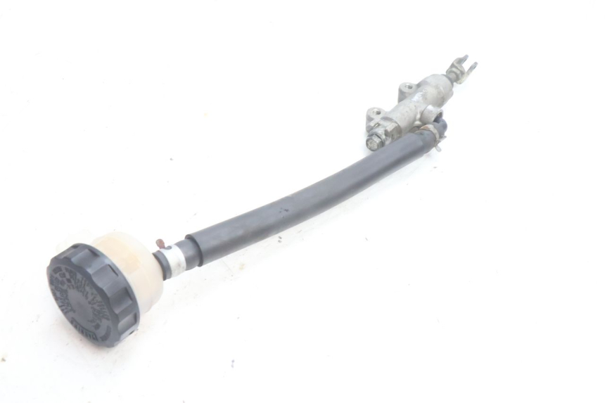 photo de REAR BRAKE MASTER CYLINDER KAWASAKI ZZR 600 (1995 - 2004) - Surface and material condition