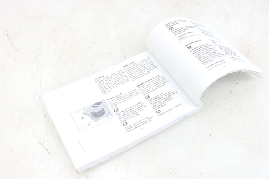 photo de USER MANUAL PIAGGIO FLY 125 (2005 - 2012) - Fixing points details