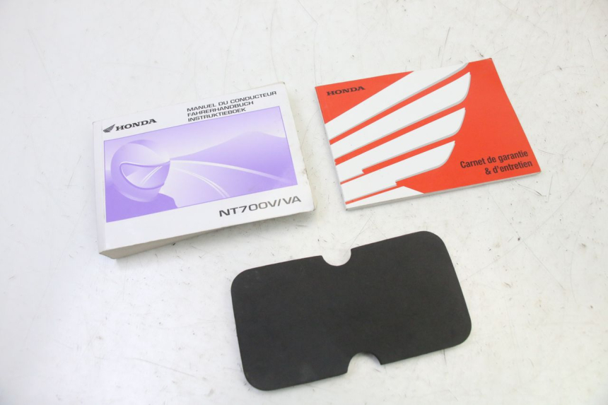 photo de USER MANUAL HONDA NTV DEAUVILLE ABS 700 (2007 - 2016) - Main view