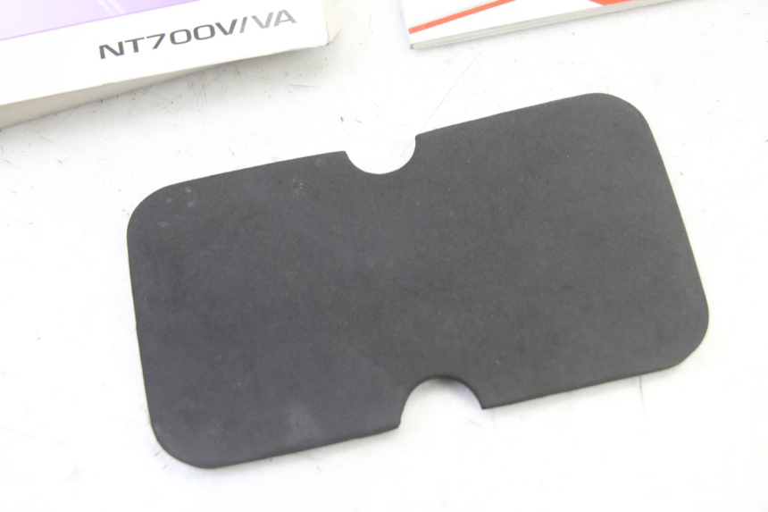 photo de USER MANUAL HONDA NTV DEAUVILLE ABS 700 (2007 - 2016) - Alternative perspective