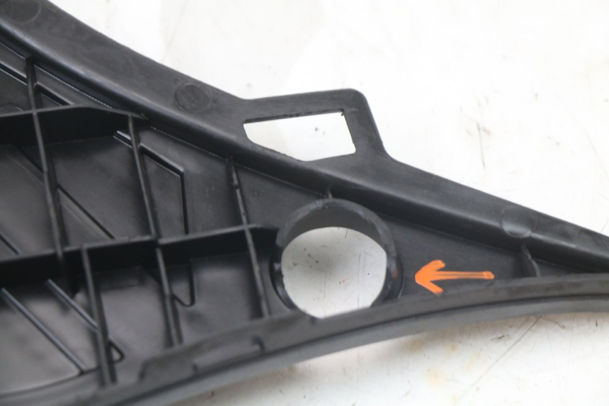 photo de FLOOR PANEL SUZUKI ADDRESS 110 (2015 - 2020) - Fixing points details