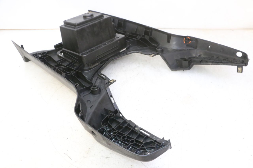 photo de FLOOR PANEL KYMCO AGILITY NAKED RENOUVO 2T 50 (2011 - 2018) - Alternative perspective