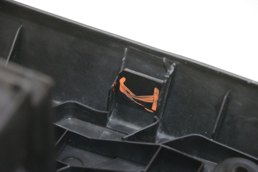 photo de FLOOR PANEL KYMCO AGILITY NAKED RENOUVO 2T 50 (2011 - 2018) - Fixing points details