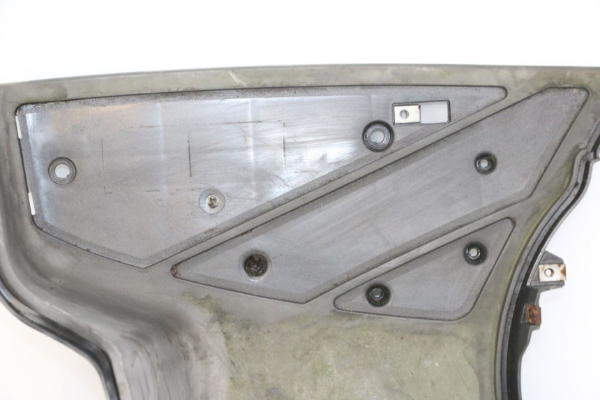 photo de FLOOR PANEL APRILIA SR MOTARD 50 (2012 - 2018) - Fixing points details