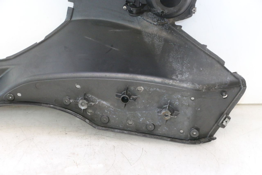photo de FLOOR PANEL APRILIA ATLANTIC S 125 (2010 - 2013) - Additional view of the item
