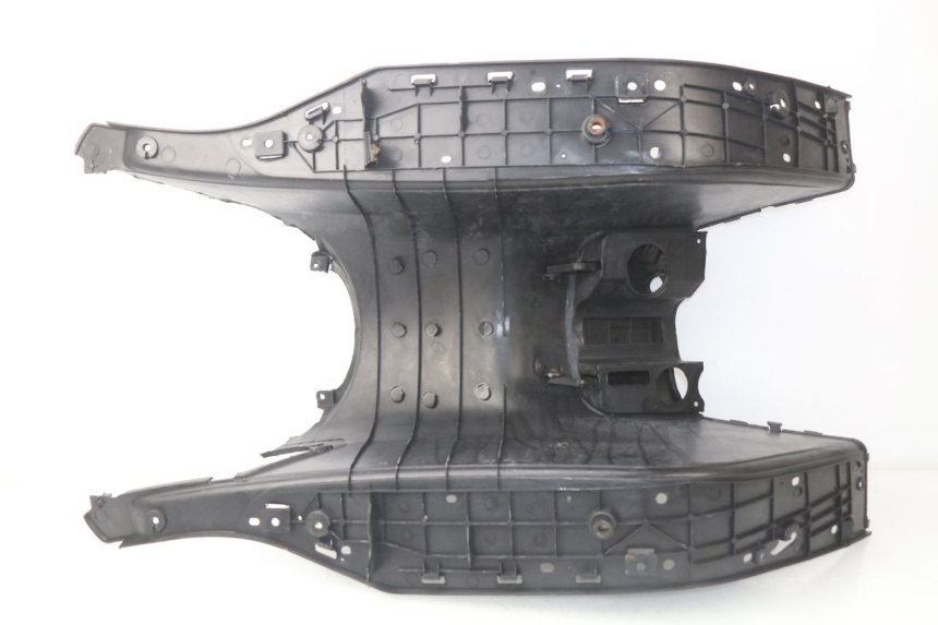 photo de FOOTREST JONWAY AZTRAL 125 (2008 - 2017) - Fixing points details