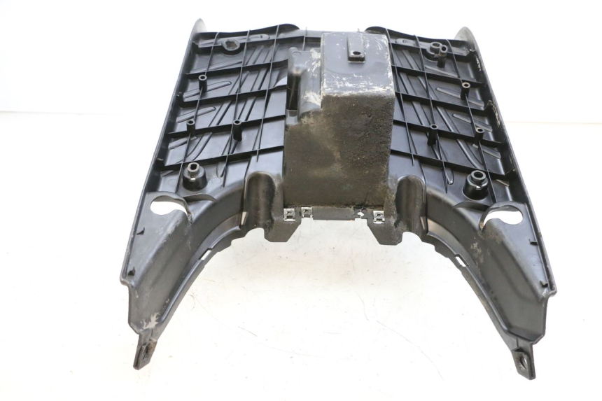 photo de FOOTREST MBK BOOSTER SPIRIT 50 (2004 - 2017) - Fixing points details