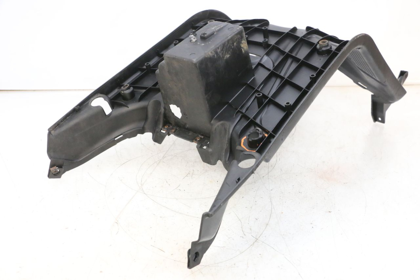 photo de FLOOR PANEL MBK BOOSTER SPIRIT NAKED 50 (2004 - 2017) - Surface and material condition