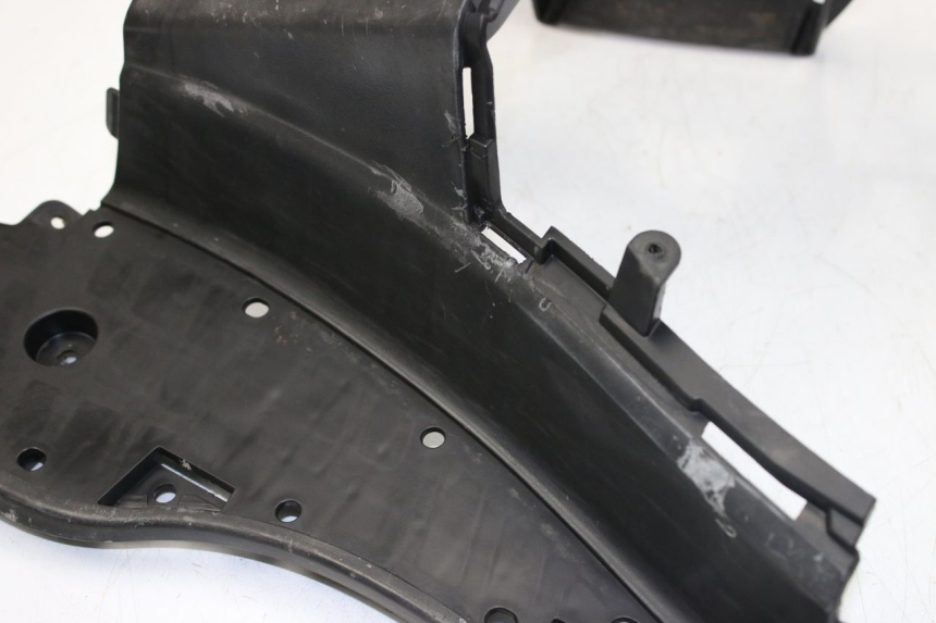 photo de FOOTREST SUZUKI BURGMAN 125 (2007 - 2014) - Alternative perspective