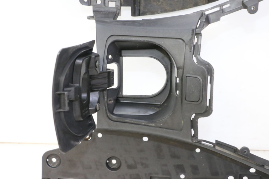 photo de FOOTREST SUZUKI BURGMAN 125 (2007 - 2014) - Surface and material condition