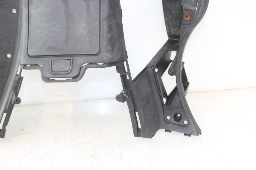 photo de FOOTREST SUZUKI BURGMAN 125 (2007 - 2014) - Component zoom