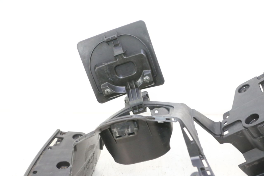 photo de FOOTREST SUZUKI BURGMAN 125 (2007 - 2014) - Zoom on usage condition