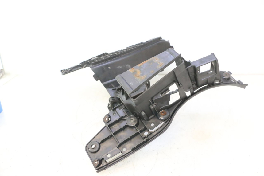 photo de FOOTREST SUZUKI BURGMAN 125 (2007 - 2014) - Alternative perspective
