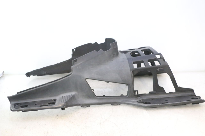 photo de FLOOR PANEL SUZUKI BURGMAN EXECUTIVE ABS 650 (2006 - 2012) - Component detail