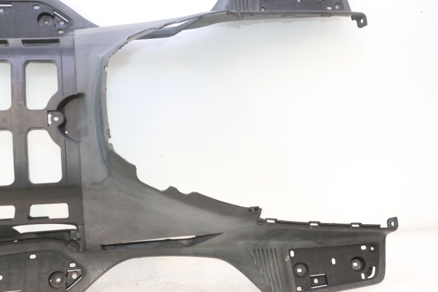 photo de FLOOR PANEL SUZUKI BURGMAN EXECUTIVE ABS 650 (2006 - 2012) - Focus on structure