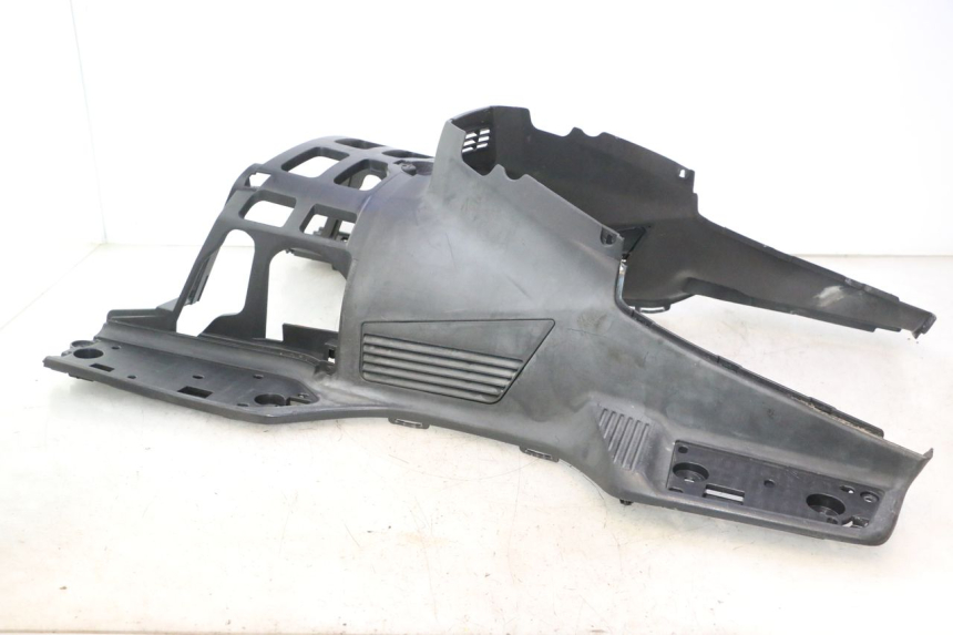 photo de FLOOR PANEL SUZUKI BURGMAN EXECUTIVE ABS 650 (2006 - 2012) - Fixing points details