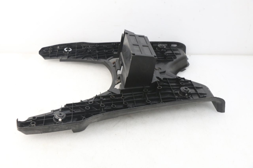 photo de FOOTREST YAMAHA BW'S BWS 125 (2010 - 2013) - Fixing points details