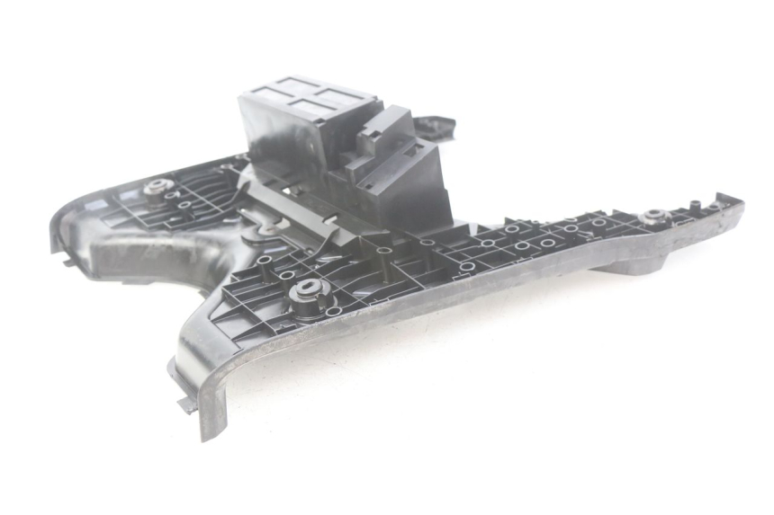 photo de FOOTREST YAMAHA BW'S BWS 125 (2010 - 2013) - Fixing points details