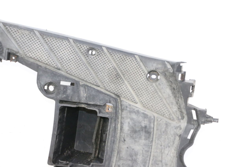 photo de FLOOR PANEL YAMAHA BW'S 100 (1999 - 2002) - Detailed visual inspection