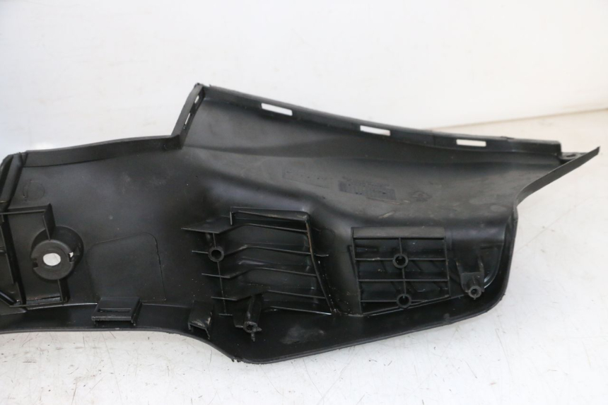 photo de FOOTREST SYM CROX 4T 50 (2016 - 2023) - Detailed visual inspection