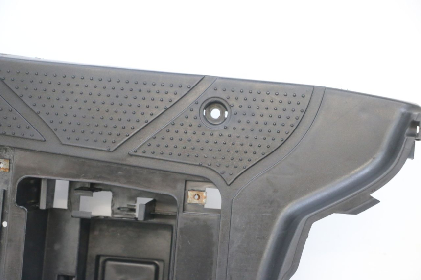 photo de FOOTREST SYM CROX 4T 50 (2016 - 2023) - Detailed visual inspection