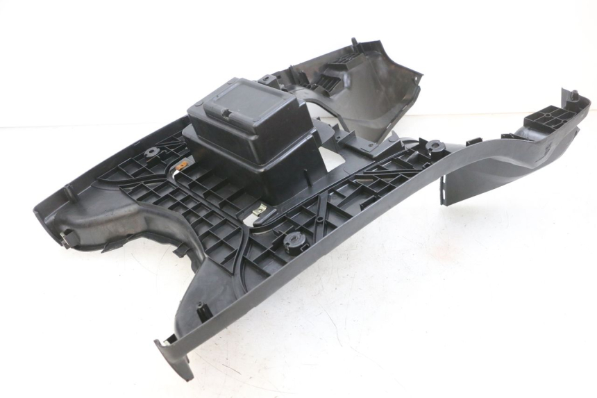 photo de FOOTREST SYM CROX 4T 50 (2016 - 2023) - Technical close-up