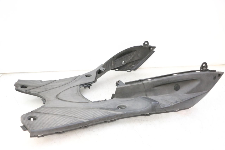 photo de FOOTREST YAMAHA CYGNUS X INJECTION 125 (2007 - 2013) - Distinctive features