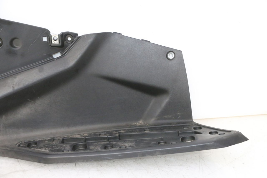 photo de RIGHT FLOOR PANEL QUADRO 4 4D 350 (2015 - 2018) - Additional view of the item