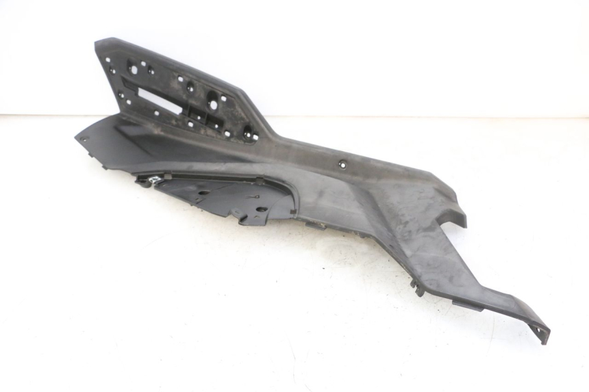 photo de RIGHT FLOOR PANEL QUADRO 4 4D 350 (2015 - 2018) - Surface and material condition