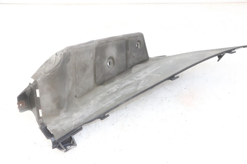 photo de RIGHT FOOTREST SUZUKI BURGMAN 125 (2007 - 2014) - Technical close-up