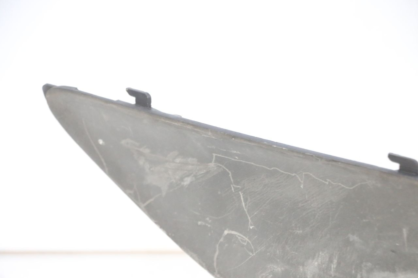 photo de RIGHT FOOTREST SUZUKI BURGMAN 125 (2007 - 2014) - Fixing points details