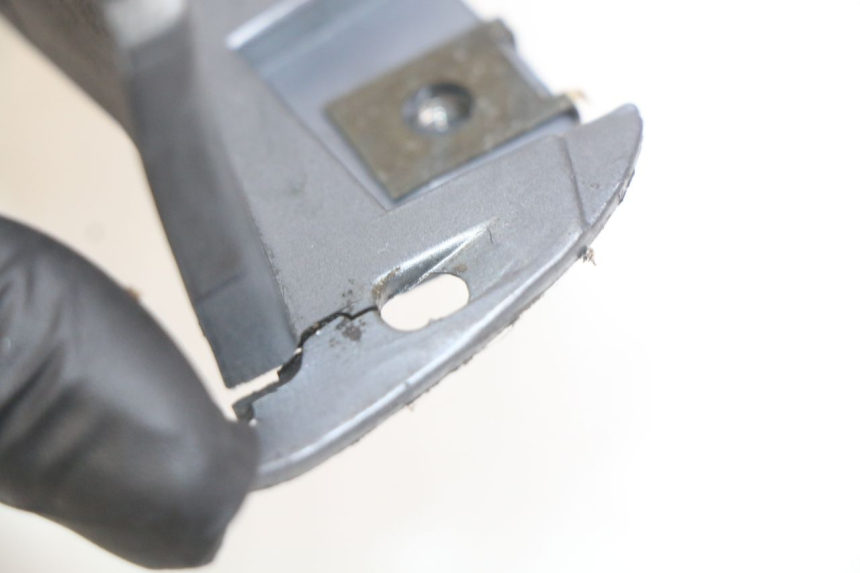 photo de RIGHT FOOTREST BMW C1 125 (2000 - 2003) - Component detail