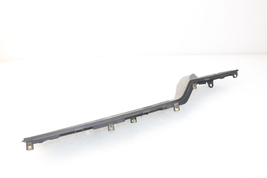 photo de RIGHT FOOTREST KYMCO DINK STREET 125 (2009 - 2014) - Technical close-up