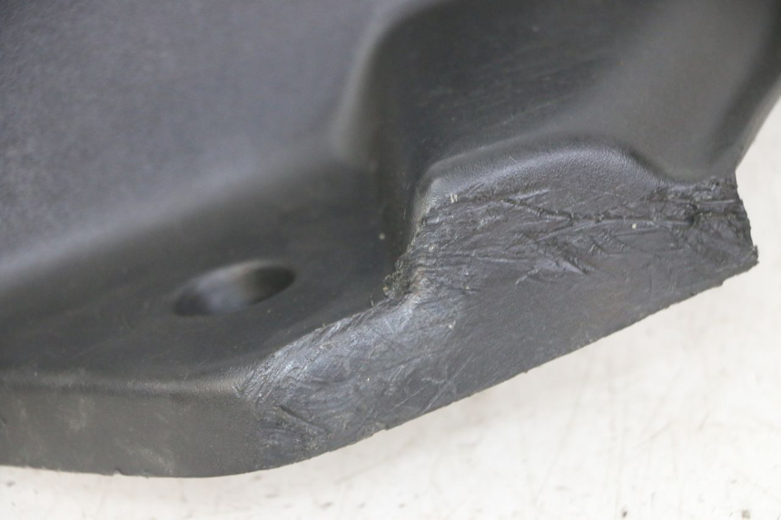 photo de RIGHT FLOOR PANEL PEUGEOT ELYSEO 125 (1999 - 2004) - Fixing points details