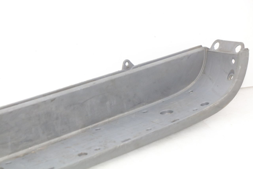 photo de RIGHT FOOTREST HONDA FES PANTHEON 2T 125 (1998 - 2002) - Fixing points details