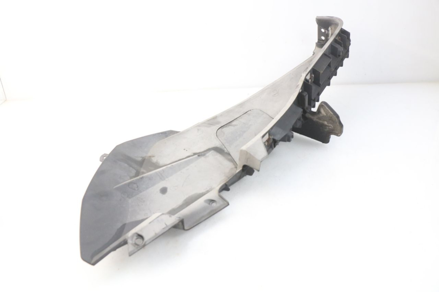 photo de RIGHT FOOTREST HONDA FES PANTHEON 125 (2003 - 2007) - Alternative perspective