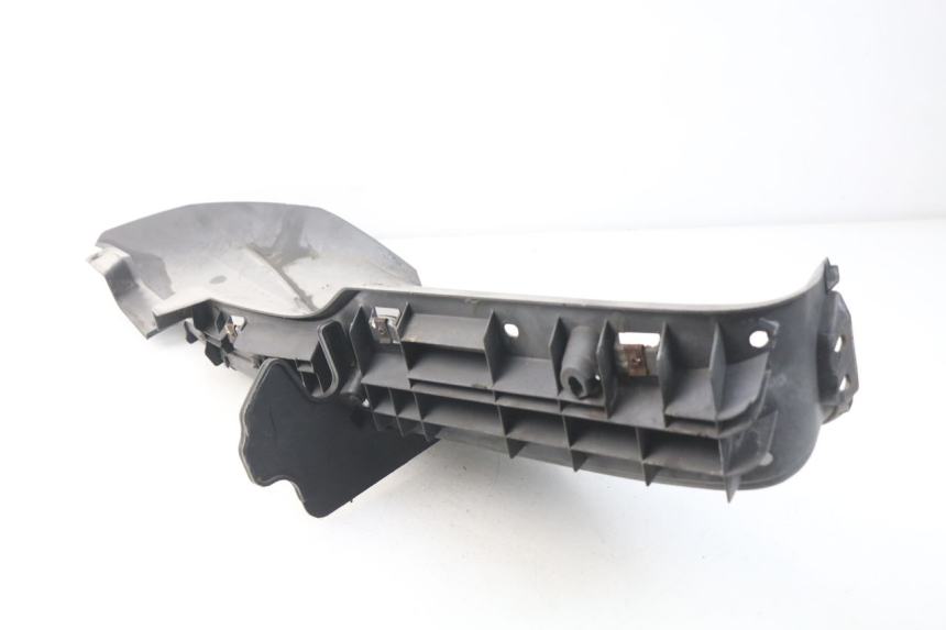 photo de RIGHT FOOTREST HONDA FES PANTHEON 125 (2003 - 2007) - Technical close-up