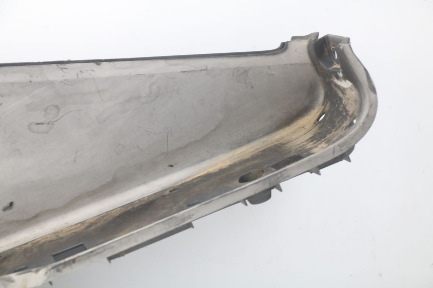 photo de RIGHT FOOTREST HONDA FES PANTHEON 125 (2003 - 2007) - Fixing points details