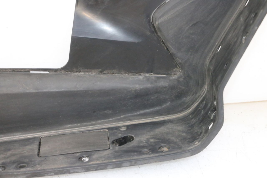 photo de RIGHT FLOOR PANEL HONDA FORZA ABS 300 (2013 - 2017) - Distinctive features